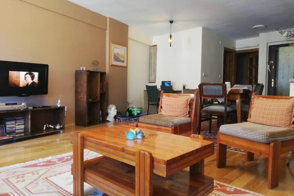 And Bosphorus Apartment