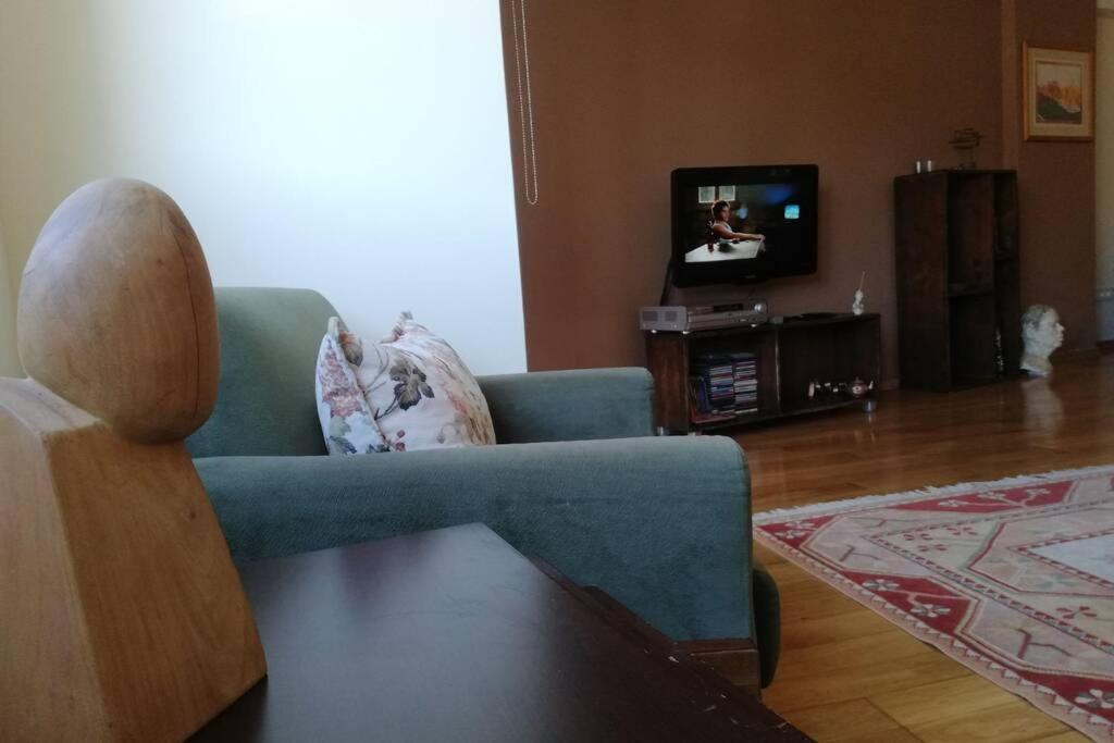 And Bosphorus Apartment